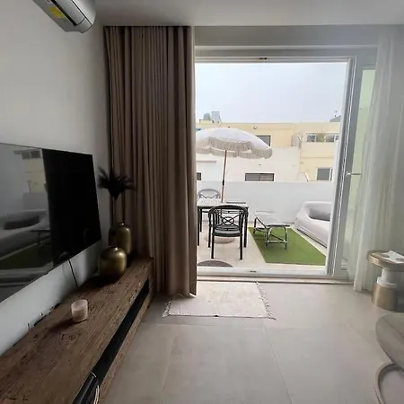 Cute Little Penthouse In The Heart Of *