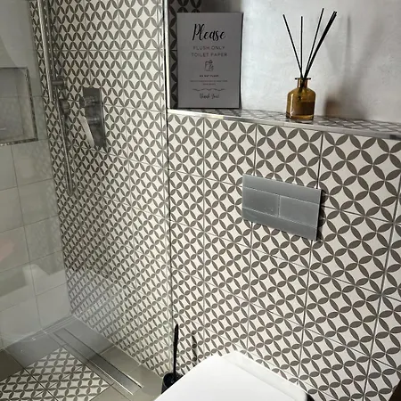 Διαμέρισμα Cute Little Penthouse In The Heart Of