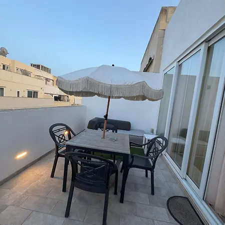 Apartamento Cute Little Penthouse In The Heart Of