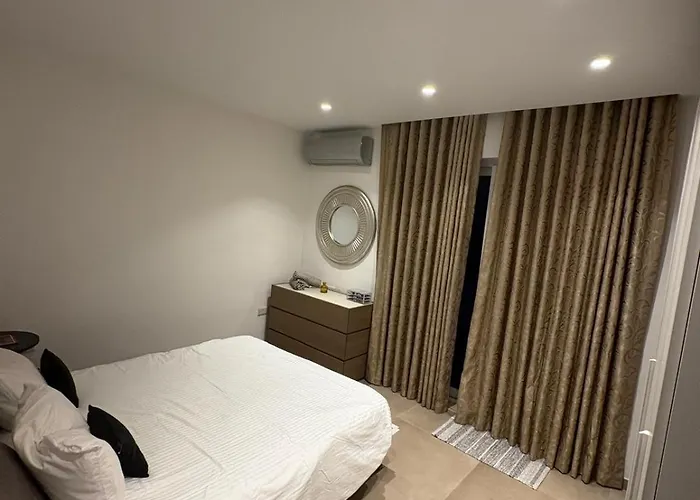 Cute Little Penthouse In The Heart Of Daire Sliema